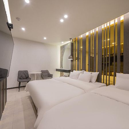 Brown Dot Hotel Sinan Gwangju Metropolitan City Екстериор снимка