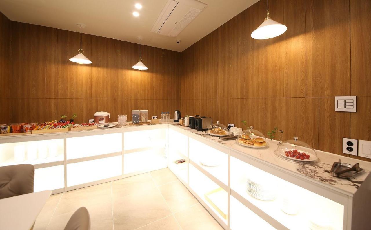 Brown Dot Hotel Sinan Gwangju Metropolitan City Екстериор снимка