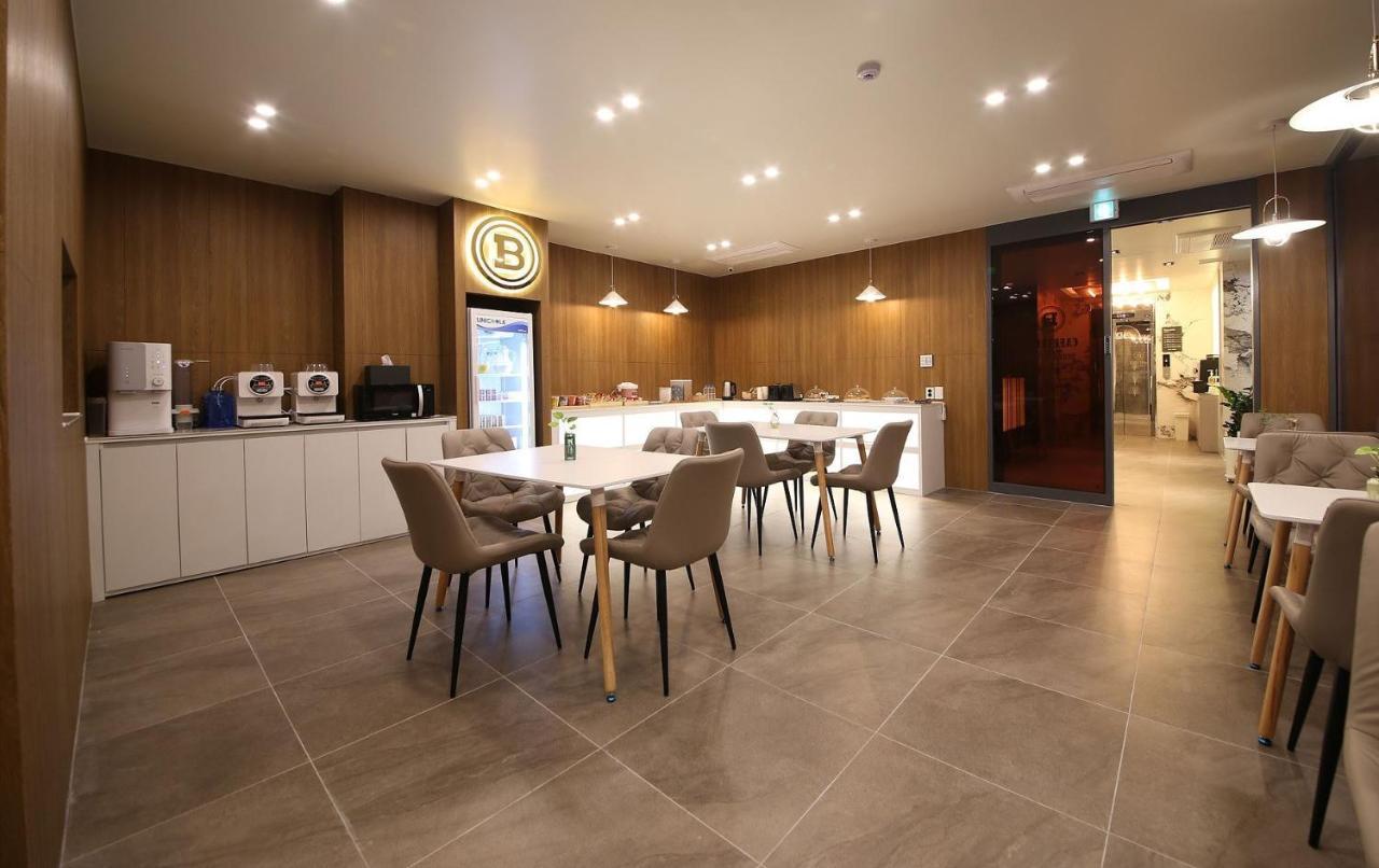 Brown Dot Hotel Sinan Gwangju Metropolitan City Екстериор снимка