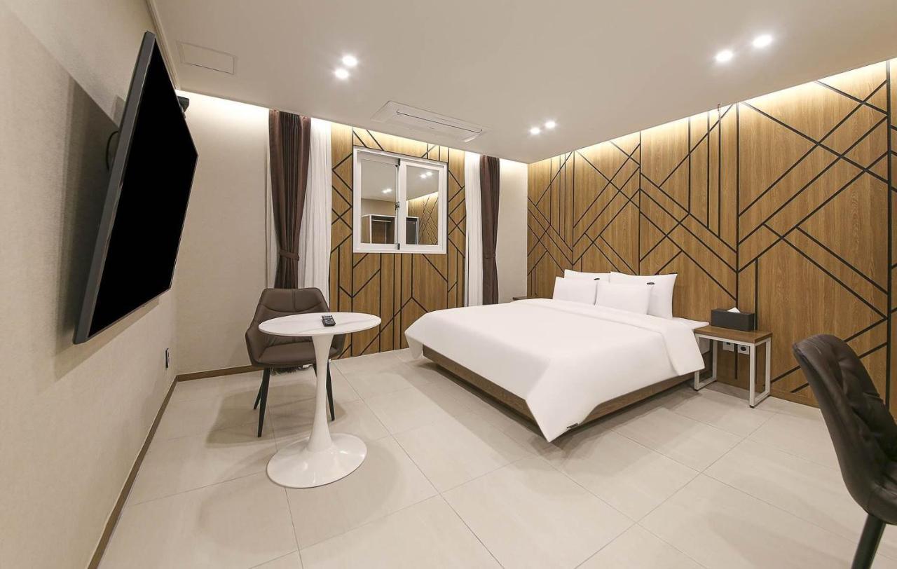 Brown Dot Hotel Sinan Gwangju Metropolitan City Екстериор снимка