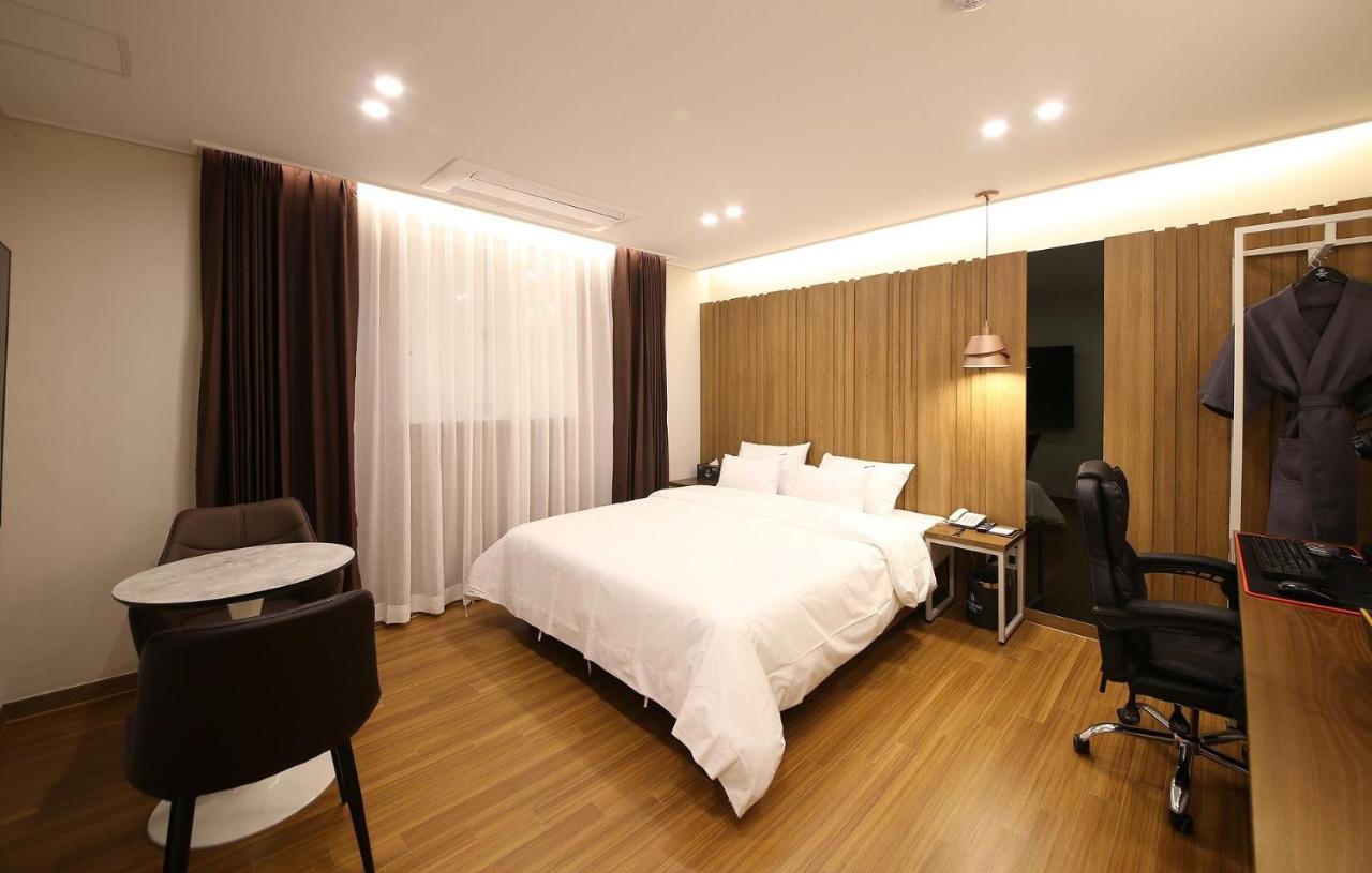 Brown Dot Hotel Sinan Gwangju Metropolitan City Екстериор снимка