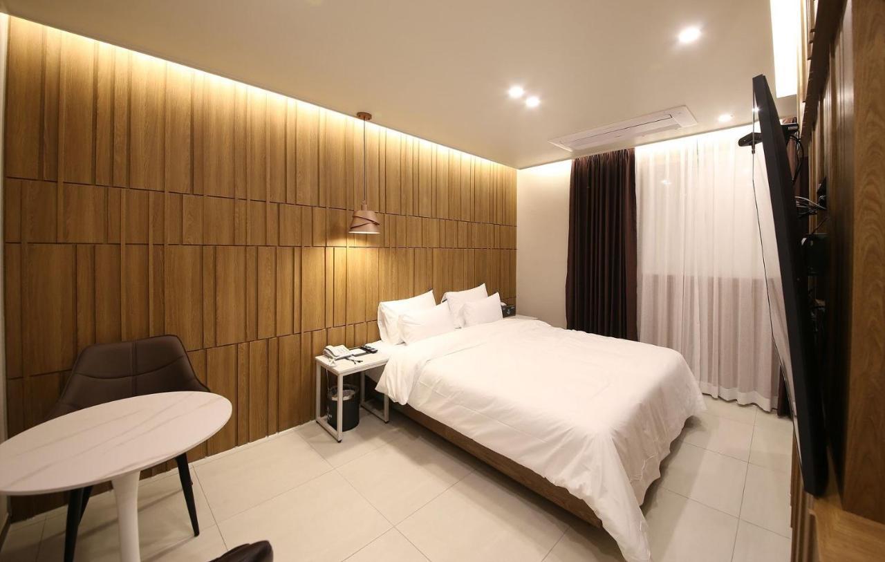 Brown Dot Hotel Sinan Gwangju Metropolitan City Екстериор снимка