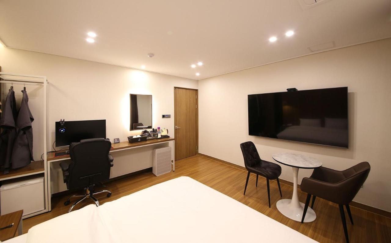 Brown Dot Hotel Sinan Gwangju Metropolitan City Екстериор снимка