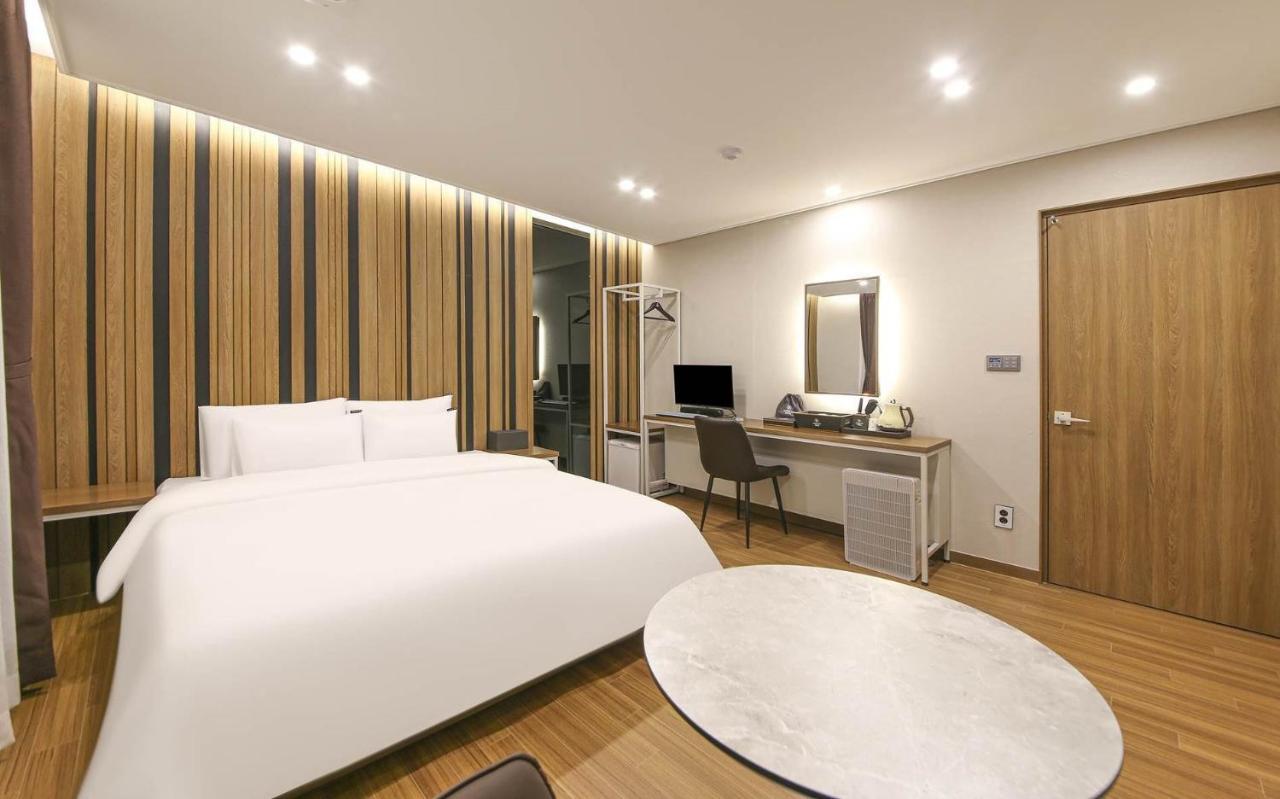 Brown Dot Hotel Sinan Gwangju Metropolitan City Екстериор снимка