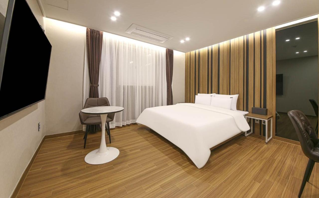 Brown Dot Hotel Sinan Gwangju Metropolitan City Екстериор снимка
