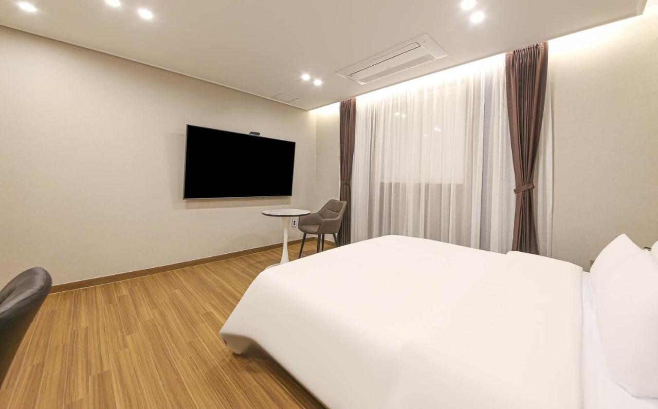 Brown Dot Hotel Sinan Gwangju Metropolitan City Екстериор снимка