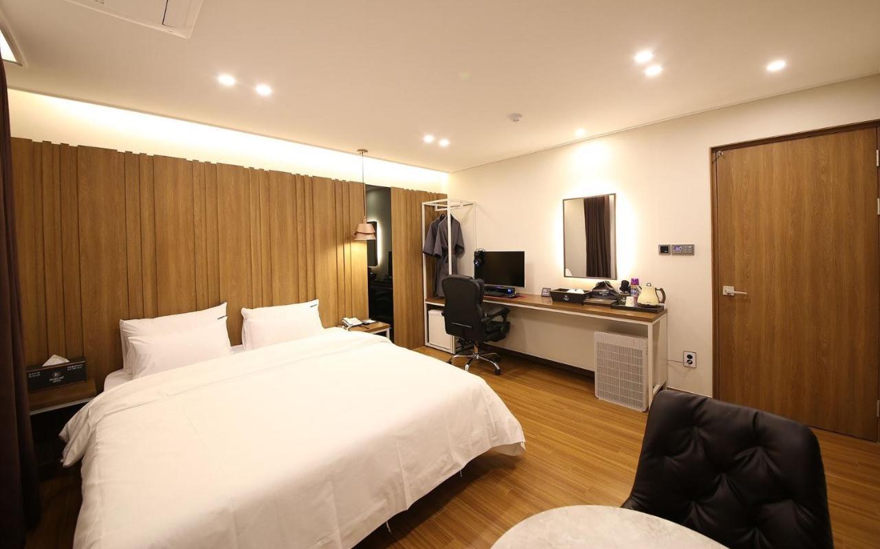 Brown Dot Hotel Sinan Gwangju Metropolitan City Екстериор снимка