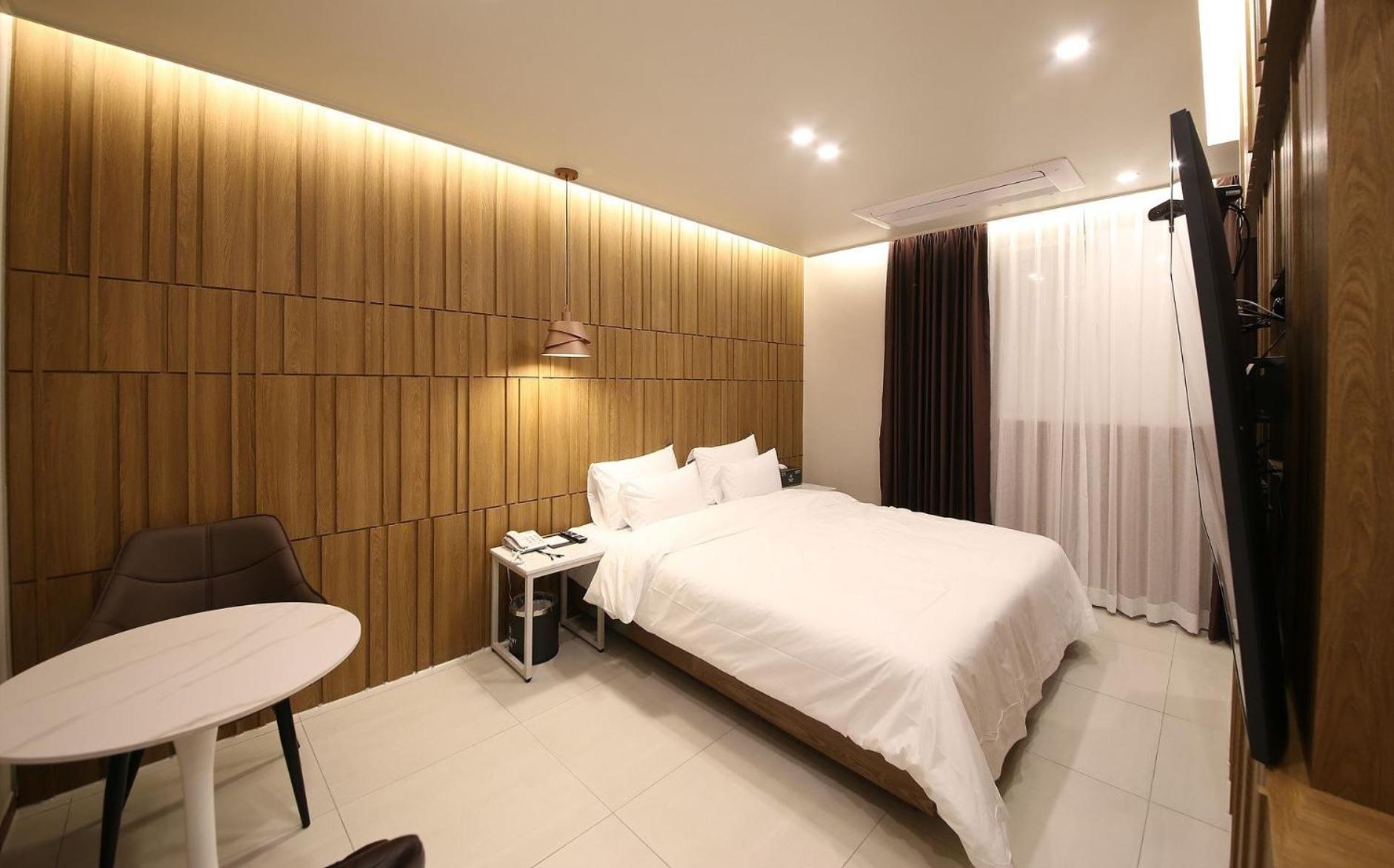 Brown Dot Hotel Sinan Gwangju Metropolitan City Екстериор снимка