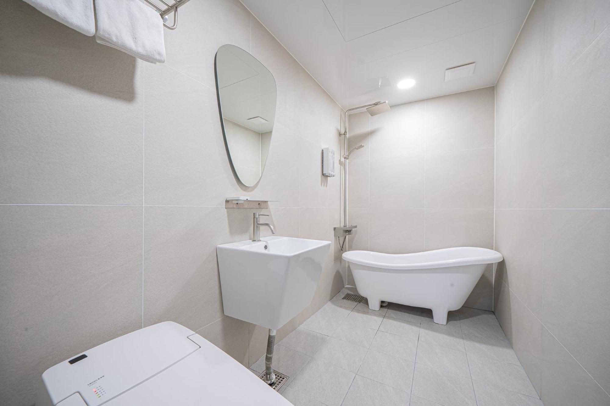 Brown Dot Hotel Sinan Gwangju Metropolitan City Екстериор снимка